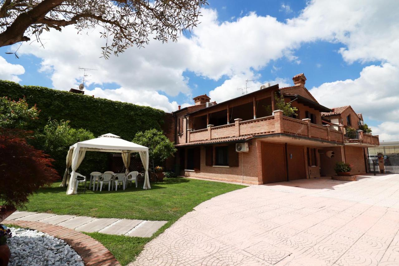 فيرّارا Villa Oasi المظهر الخارجي الصورة