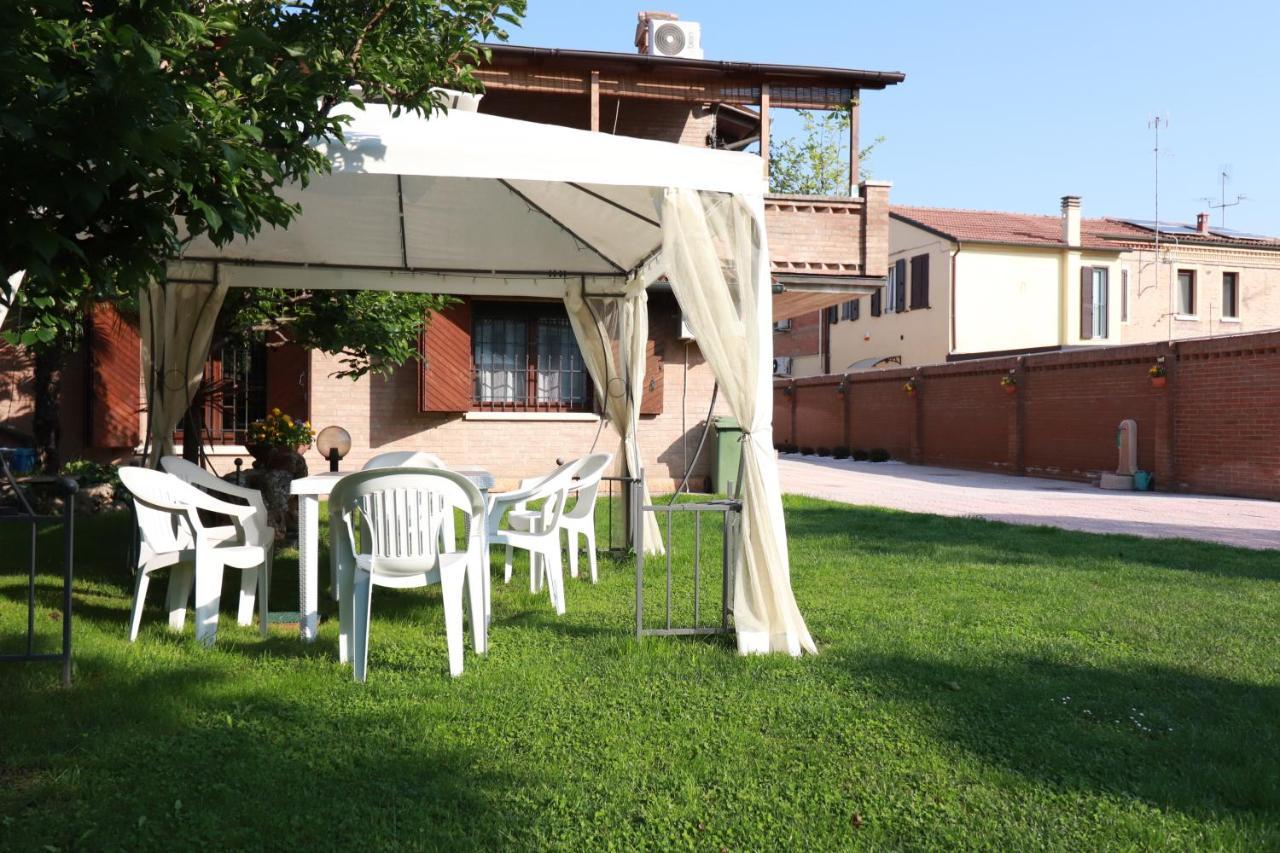 فيرّارا Villa Oasi المظهر الخارجي الصورة